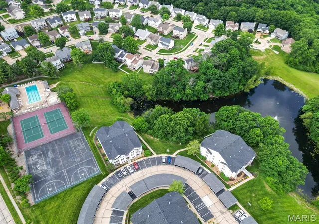 2nd image of 16560 Victoria Xing Dr, Wildwood, MO 63040
