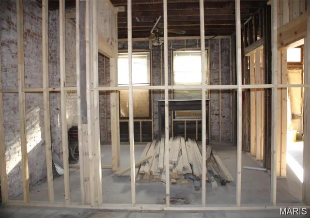 Photo 3 of Sale Pending at 3225 Greer Ave, Saint Louis, MO 63107 | MLS# MIS26032028 | Listing updated on 2026-07-22