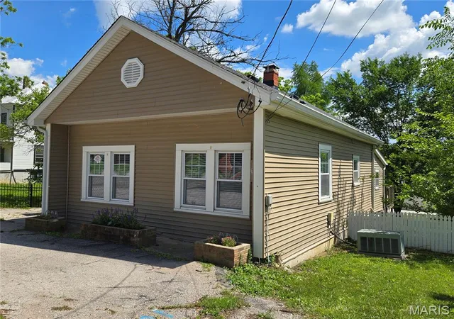 2nd image of 122 Almeling St, New Melle, MO 63365 | MLS# MIS26032046