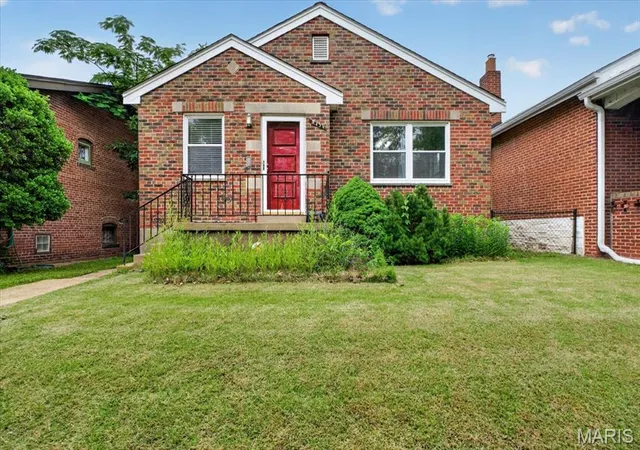 Photo 3 of Single family home for sale at 4131 Quincy St, Saint Louis, MO 63116 | MLS# MIS26032049 | Listing updated on 2026-09-07