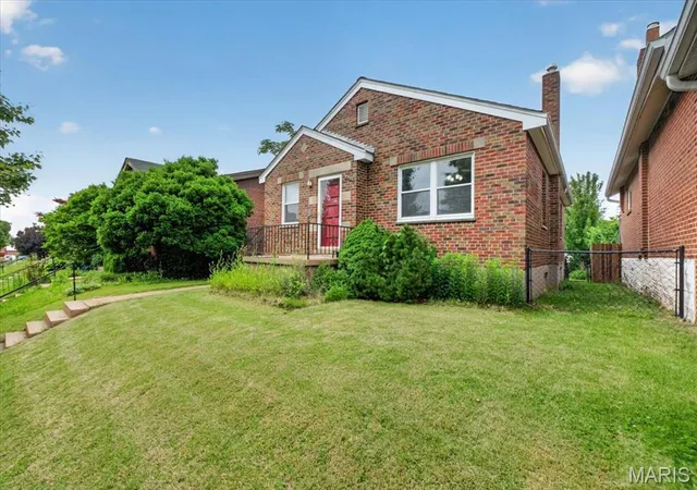 Photo 3 of Single family home for sale at 4131 Quincy St, Saint Louis, MO 63116 | MLS# MIS26032049 | Listing updated on 2026-09-07