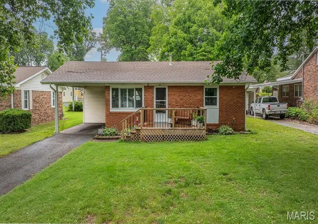 Homes for sale in Dexter, MO | 331 S Mulberry St, Dexter, MO 63841 | MLS# MIS26032051