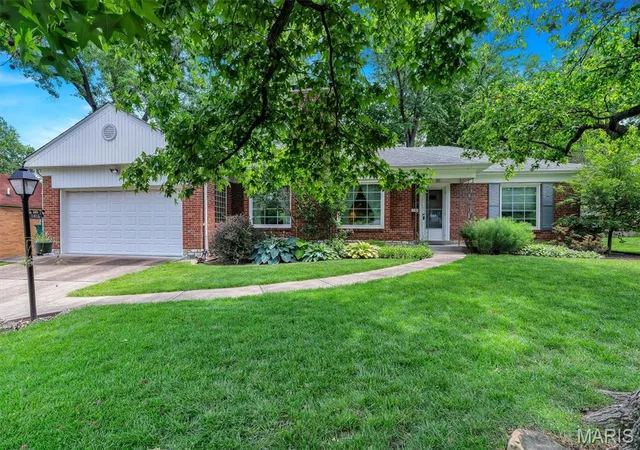 Homes for sale in Webster Groves, MO | 1416 Azalea Dr, Webster Groves, MO 63119 | MLS# MIS26032053