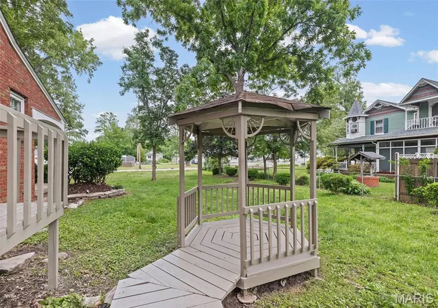 Homes for sale in Centralia, IL | 410 S Brookside St, Centralia, IL 62801 | MLS# MIS26032073