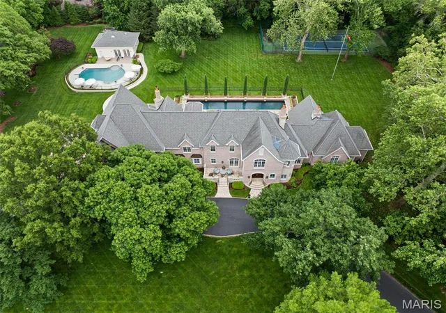 Single family home for sale at 760 Kent Rd, Saint Louis, MO 63124 | MLS# MIS26032083