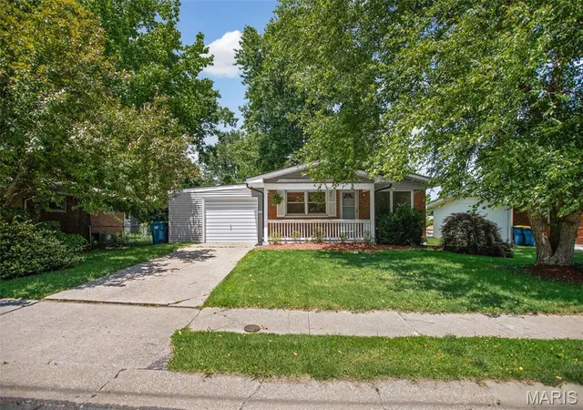 Homes for sale in Edwardsville, IL | 1909 Madison Ave, Edwardsville, IL 62025 | MLS# MIS26032121