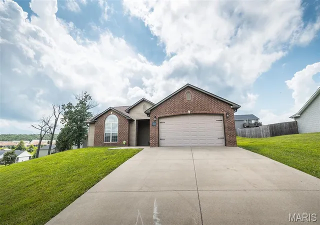 Homes for sale in Waynesville, MO | 103 Maxwell St, Waynesville, MO 65583 | MLS# MIS26032139