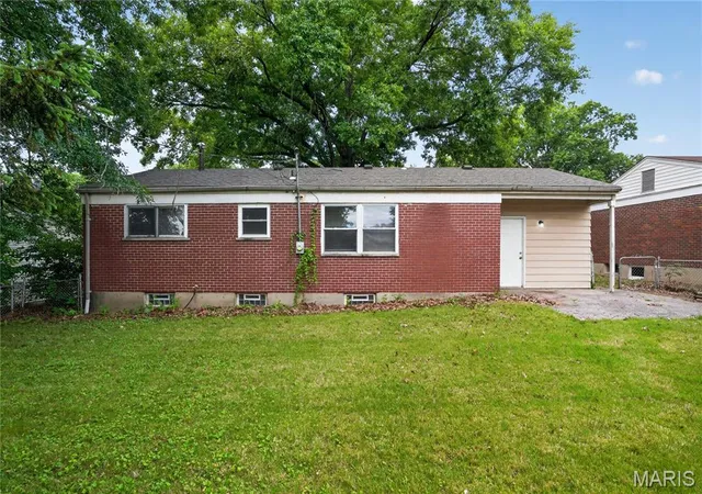 Homes for sale in Saint Louis, MO | 10604 Trask Dr, Saint Louis, MO 63136 | MLS# MIS26032159