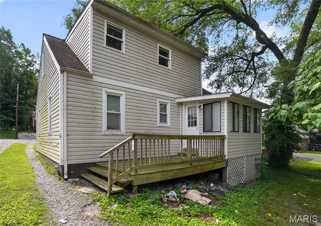 Photo 3 of Single family home for sale at 1071 N New Florissant Rd, Florissant, MO 63031 | MLS# MIS26032171 | Listing updated on 2026-09-30