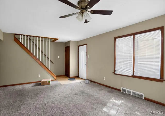 Photo 4 of Single family home for sale at 1071 N New Florissant Rd, Florissant, MO 63031 | MLS# MIS26032171 | Listing updated on 2026-09-30