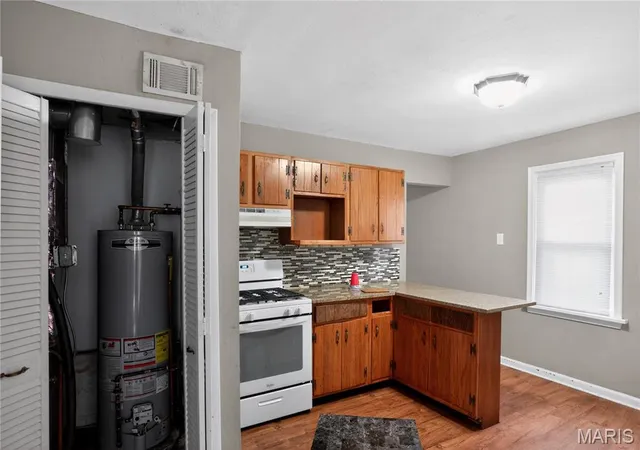 Photo 3 of Single family home for sale at 1071 N New Florissant Rd, Florissant, MO 63031 | MLS# MIS26032171 | Listing updated on 2026-10-26