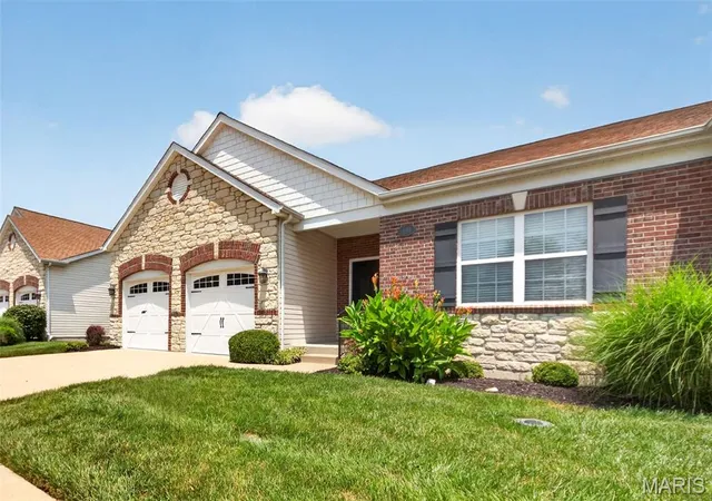3rd image of 141 Amiot Ct, Chesterfield, MO 63146 | MLS# MIS26032180