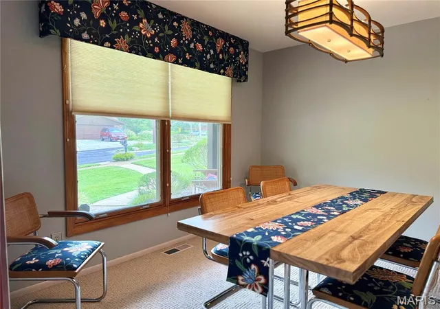 image of 660 Hunters Ridge Dr, Saint Louis, MO 63135 | MLS# MIS26032187