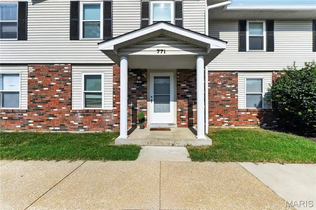 Listing Photo 1 - Condo for sale in 771 Highland Hl Ct located at 771 Highland Hl Ct, Saint Peters, MO 63376 - Unit 771 Highland Hill Ct
