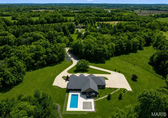3rd image of 470 Quail Crk, Jackson, MO 63755 | MLS# MIS26032194