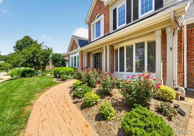 3rd image of 16557 Baxter Forest Ridge Dr, Chesterfield, MO 63005 | MLS# MIS26032202