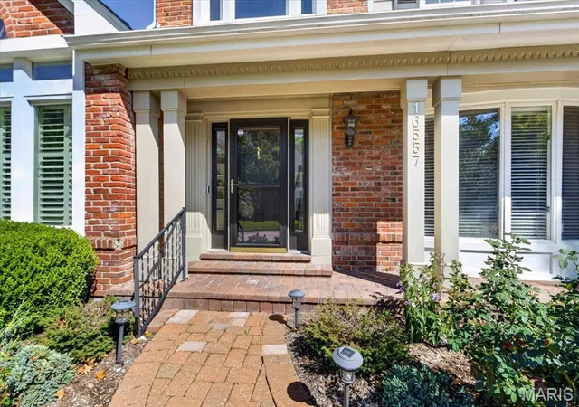 Photo 3 of Single family home for sale at 16557 Baxter Forest Ridge Dr, Chesterfield, MO 63005 | MLS# MIS26032202 | Listing updated on 2026-10-07