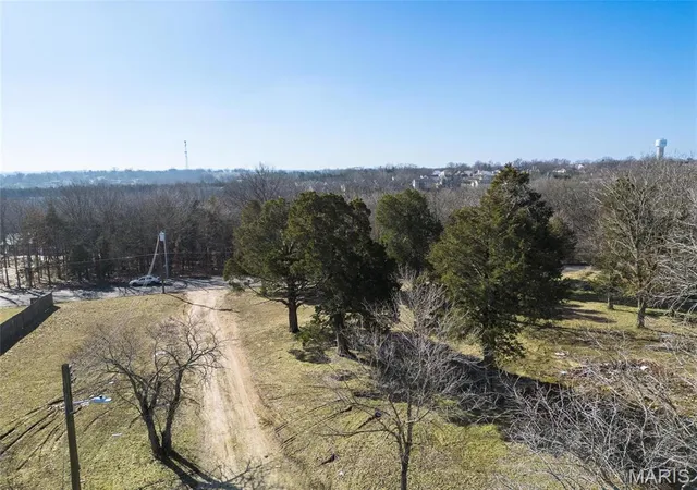 13th image of 1410 Clarke St, De Soto, MO 63020 | MLS# MIS26032223