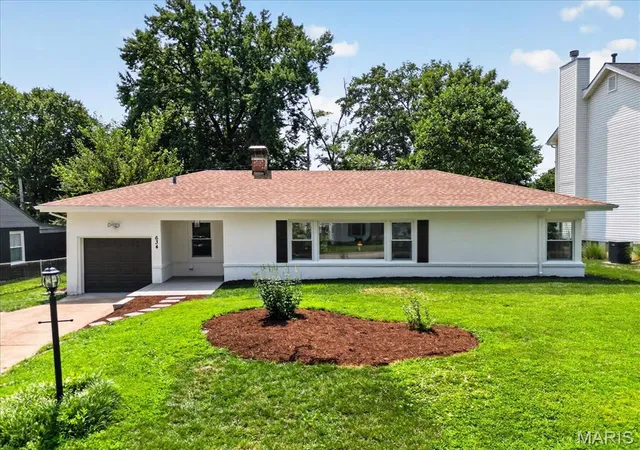 1st image of 634 Warrenton Dr, Saint Louis, MO 63122 | MLS# MIS26032270
