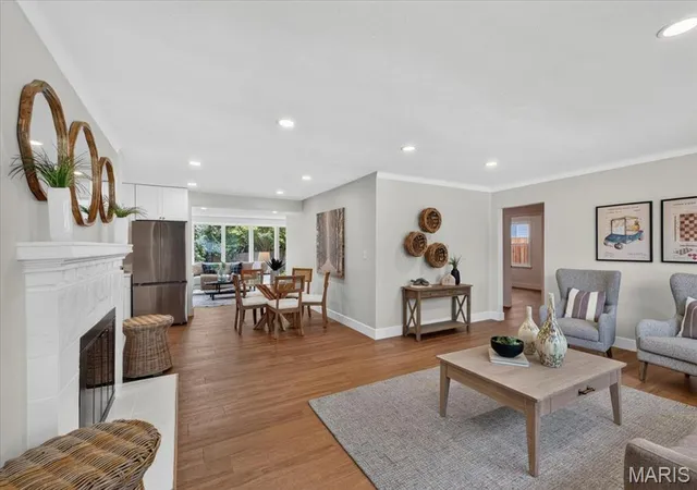 4th image of 634 Warrenton Dr, Saint Louis, MO 63122 | MLS# MIS26032270