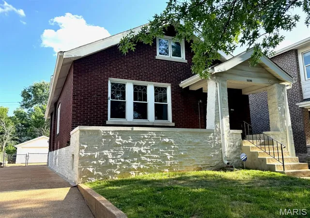 Homes for sale in Saint Louis, MO | 5230 Bancroft Ave, Saint Louis, MO 63109 | MLS# MIS26032273