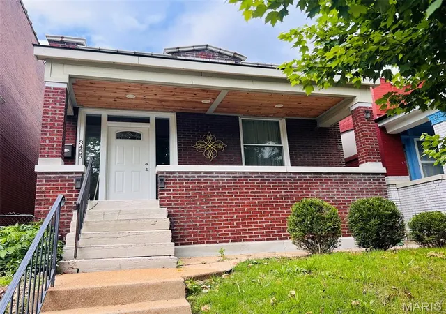 2nd image of 3455 Alberta St, St Louis, MO 63118 | MLS# MIS26032281