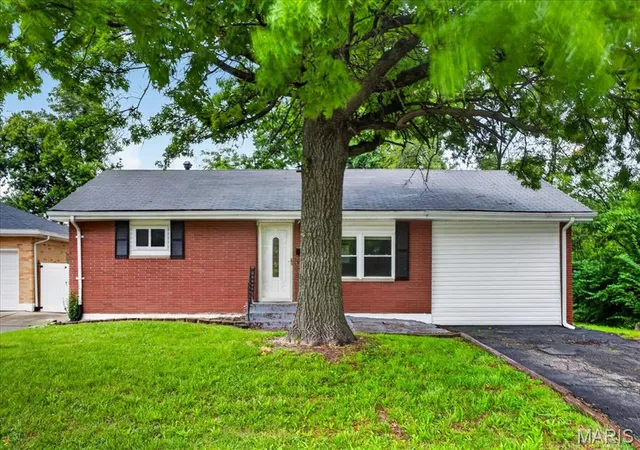 1st image of 722 State St, Dupo, IL 62239 | MLS# MIS26032292