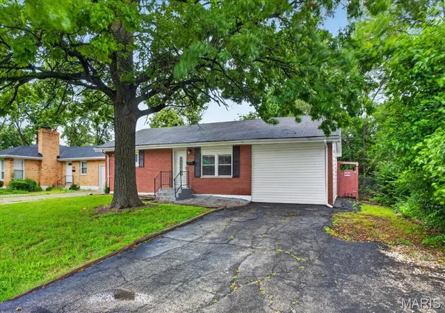 3rd image of 722 State St, Dupo, IL 62239 | MLS# MIS26032292