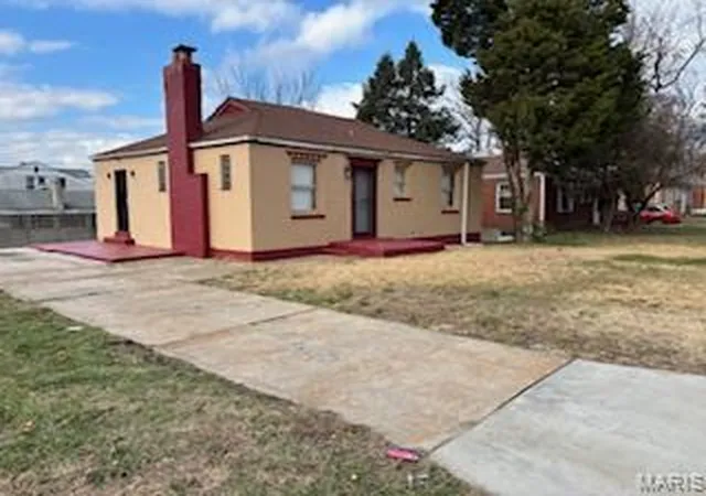 Homes for sale in Saint Louis, MO | 6203 Tyndall Dr, Saint Louis, MO 63134 | MLS# MIS26032297