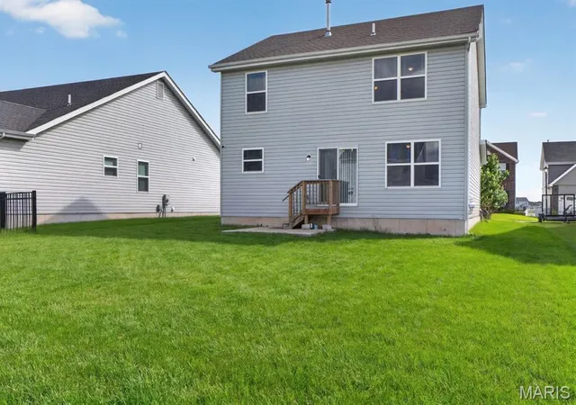Homes for sale in St Charles, MO | 618 Palisades Dr, St Charles, MO 63301 | MLS# MIS26032308