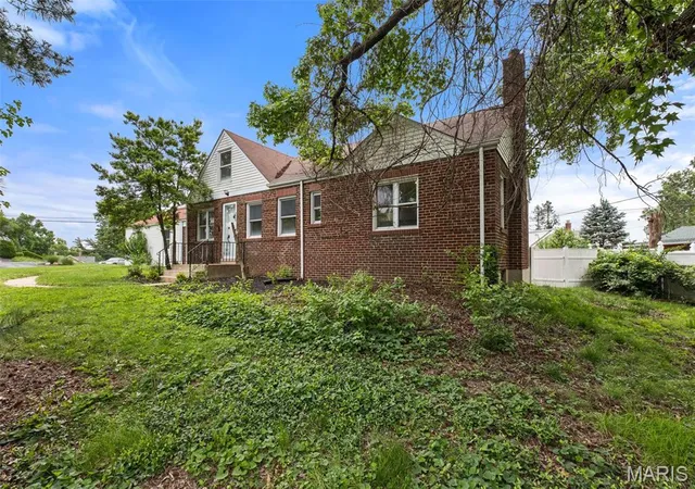37th image of 9938 Coventry Ln, Affton, MO 63123 | MLS# MIS26032350