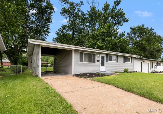 2nd image of 1525 Layven Ave, Florissant, MO 63031 | MLS# MIS26032354
