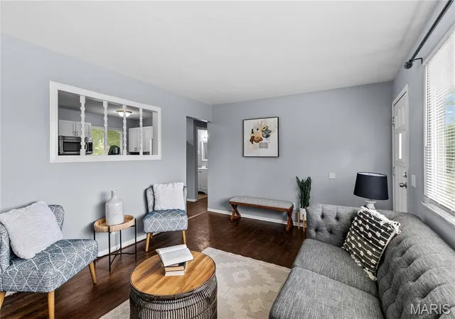 4th image of 1525 Layven Ave, Florissant, MO 63031 | MLS# MIS26032354