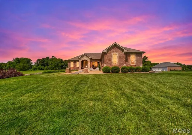 2nd image of 2011 Alana Ln, O Fallon, MO 63366 | MLS# MIS26032360