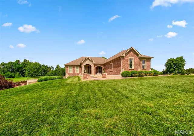 3rd image of 2011 Alana Ln, O Fallon, MO 63366 | MLS# MIS26032360