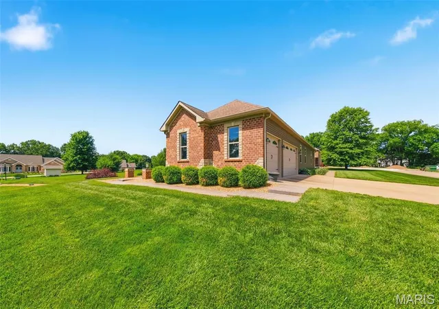 4th image of 2011 Alana Ln, O Fallon, MO 63366 | MLS# MIS26032360