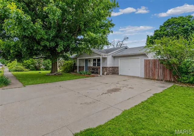 Homes for sale in Troy, IL | 429 Orchard Ct, Troy, IL 62294 | MLS# MIS26032367