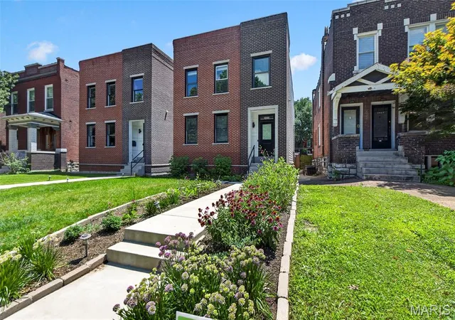 Photo 1 of Sale Pending at 2022 Geyer Ave, Saint Louis, MO 63104 | MLS# MIS26032383 | Listing updated on 2026-10-11