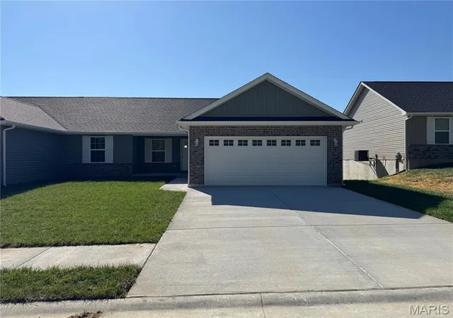 Photo 1 of Sale Pending at 270 Railroad St, Moscow Mills, MO 63362 | MLS# MIS26032400 | Listing updated on 2026-10-13