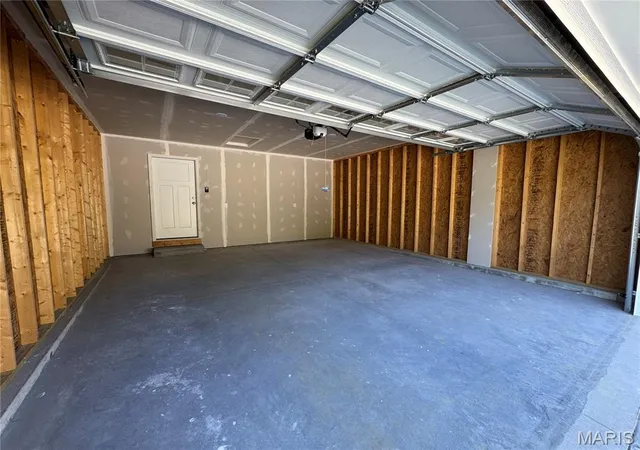 Photo 4 of Sale Pending at 270 Railroad St, Moscow Mills, MO 63362 | MLS# MIS26032400 | Listing updated on 2026-10-13