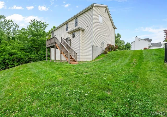 Homes for sale in Fairview Heights, IL | 9110 Basswood Dr, Fairview Heights, IL 62208 | MLS# MIS26032402