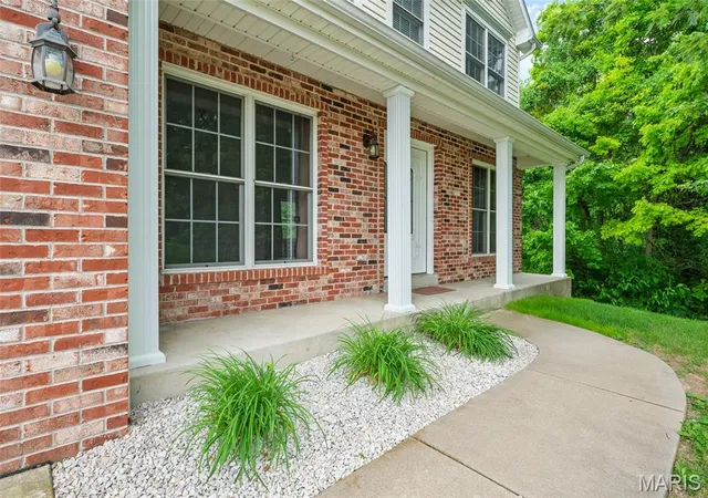 Homes for sale in Fairview Heights, IL | 9110 Basswood Dr, Fairview Heights, IL 62208 | MLS# MIS26032402