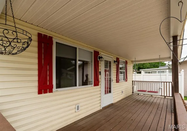 Homes for sale in Granite City, IL | 3009 Warren Ave, Granite City, IL 62040 | MLS# MIS26032409