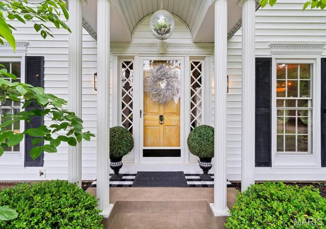 Photo 3 of Single family home for sale at 3 E Weldon Springs Heights Dr, Weldon Spring, MO 63304 | MLS# MIS26032441 | Listing updated on 2026-09-07