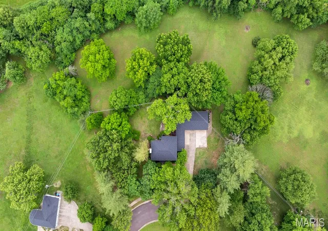 Photo 3 of Single family home for sale at 3 E Weldon Springs Heights Dr, Weldon Spring, MO 63304 | MLS# MIS26032441 | Listing updated on 2026-09-07