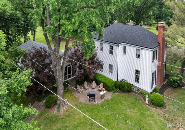 Photo 4 of Single family home for sale at 3 E Weldon Springs Heights Dr, Weldon Spring, MO 63304 | MLS# MIS26032441 | Listing updated on 2026-09-07