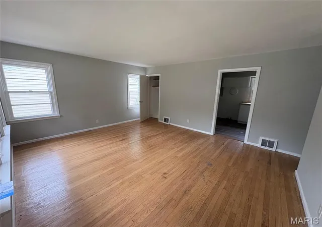 Photo 2 of Single family home for sale at 517 Teston Dr, Saint Louis, MO 63135 | MLS# MIS26032464 | Listing updated on 2026-07-16