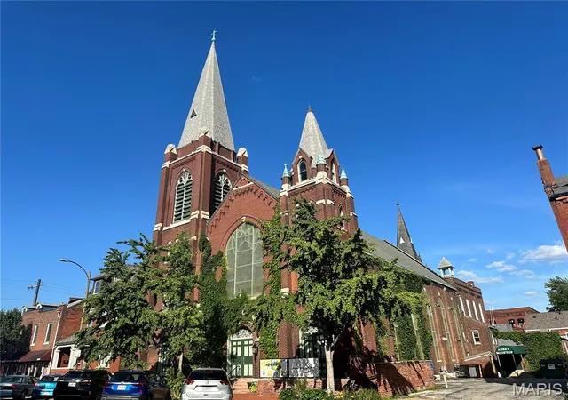 Multi family home for sale at 1808 S 9Th St, Saint Louis, MO 63104 | MLS# MIS26032465