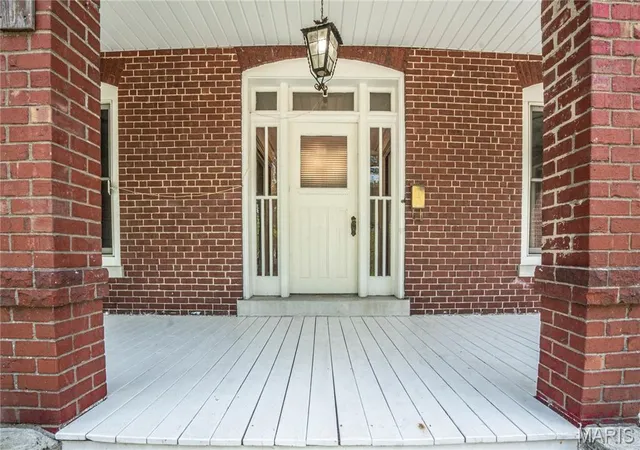 3rd image of 1215 Union St, Alton, IL 62002 | MLS# MIS26032466