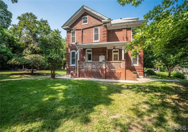 5th image of 1215 Union St, Alton, IL 62002 | MLS# MIS26032466